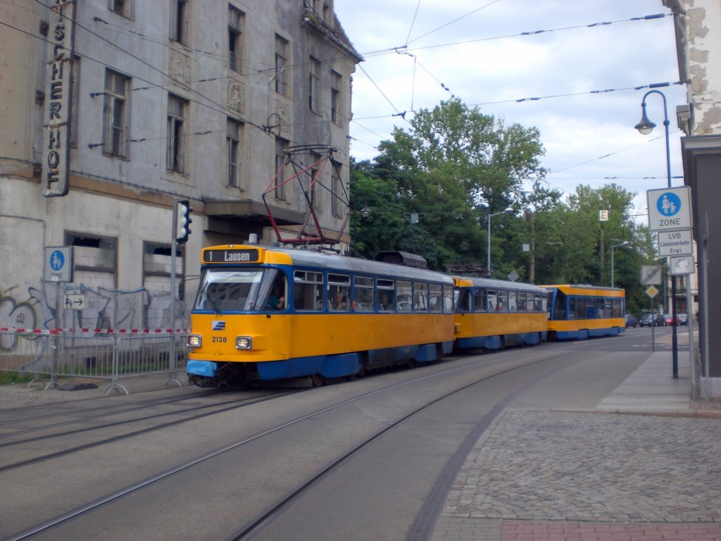 Leipzig: Stra�enbahnlinie 1 nach Lausen nahe der Haltestelle Zentrum-Ost Hofmeisterstra�e.(25.8.2010)