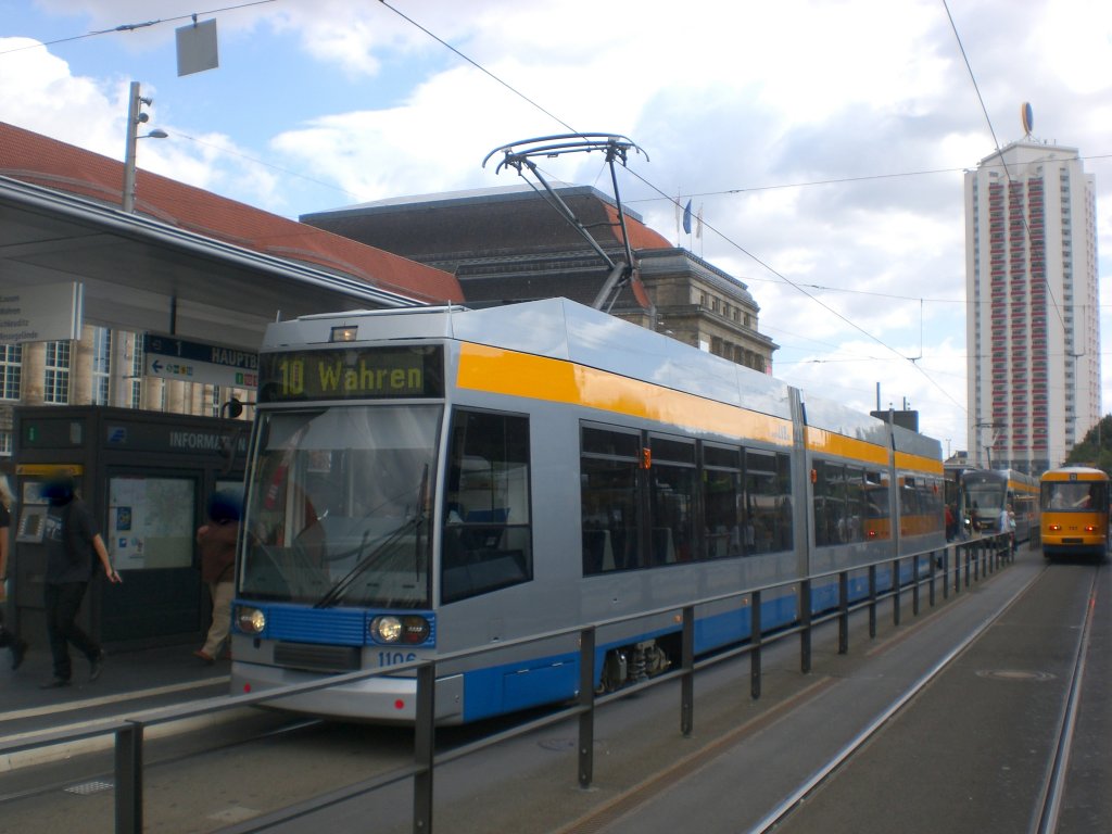 Leipzig: Straenbahnlinie 10 nach Wahren am Hauptbahnhof.(25.8.2010)