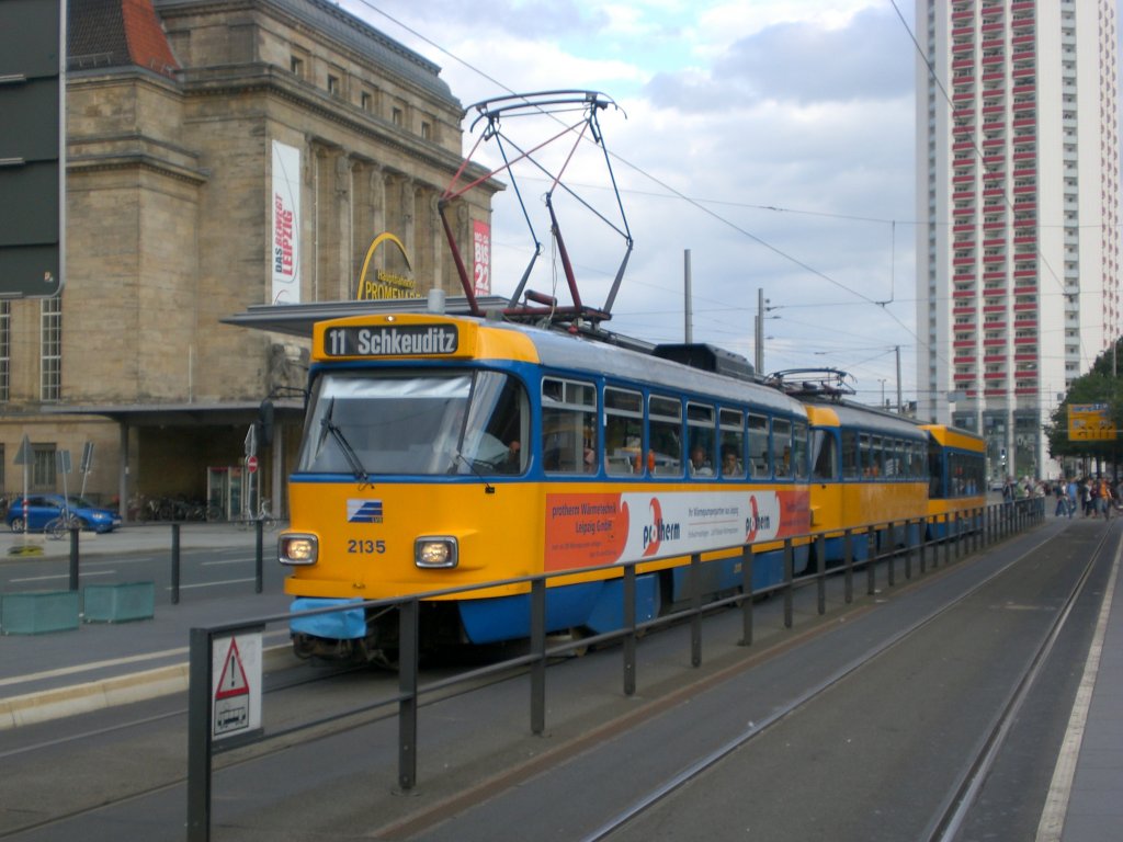 Leipzig: Straenbahnlinie 11 nach Schkeuditz Rathausplatz am Hauptbahnhof.(25.8.2010)