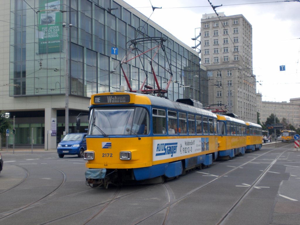 Leipzig: Straenbahnlinie 11E nach Wahren an der Haltestelle Mitte Augustusplatz.(25.8.2010)