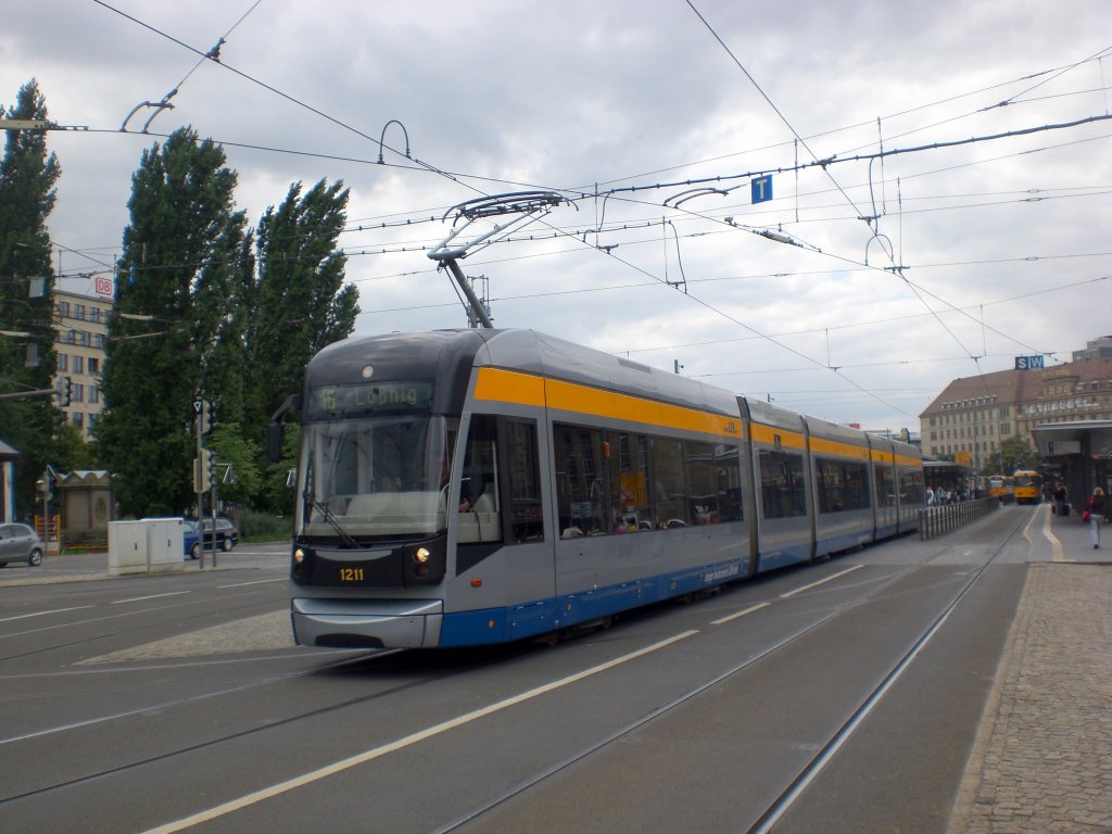 Leipzig: Stra�enbahnlinie 16 nach L��nig am Hauptbahnhof.(25.8.2010)