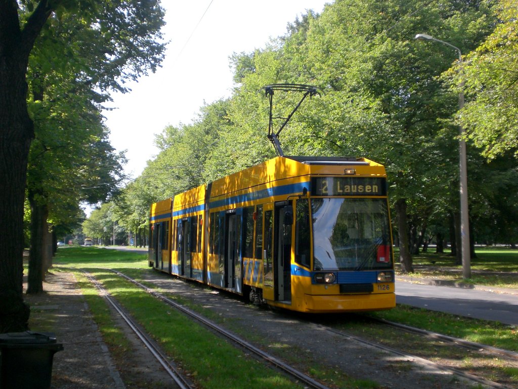 Leipzig: Straenbahnlinie 2 nach Lausen an der Haltestelle Sttteritz Naunhofer Strae.(25.8.2010)