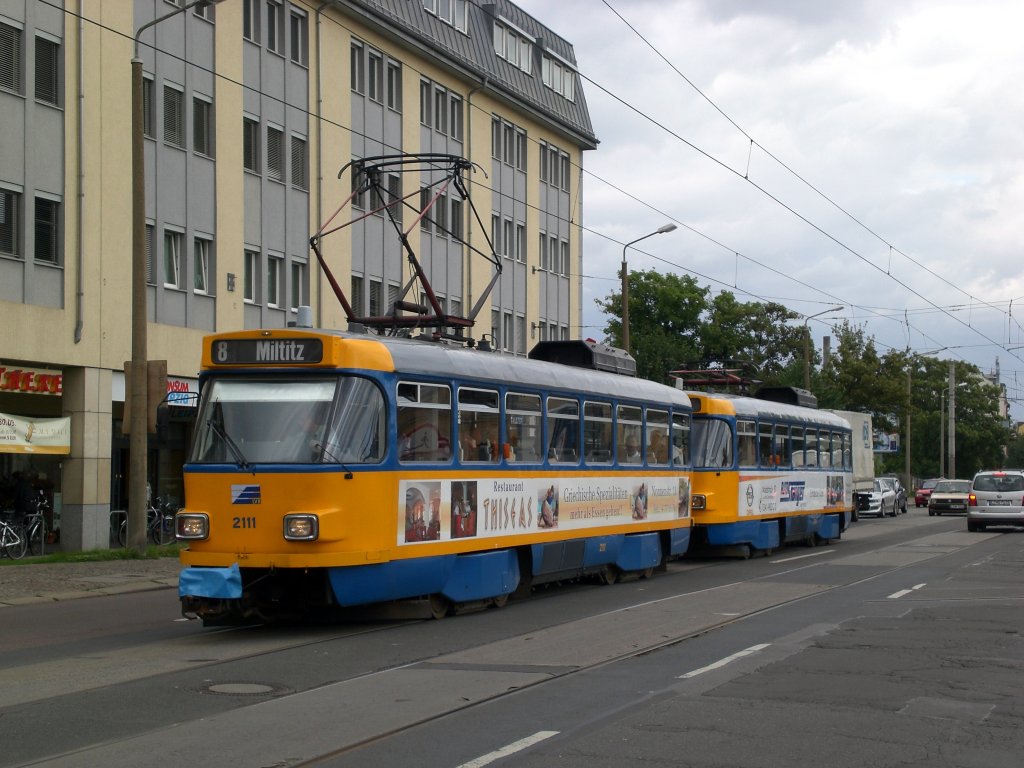 Leipzig: Straenbahnlinie 8 nach Miltitz an der Haltestelle Lindenau Bushof.(25.8.2010)