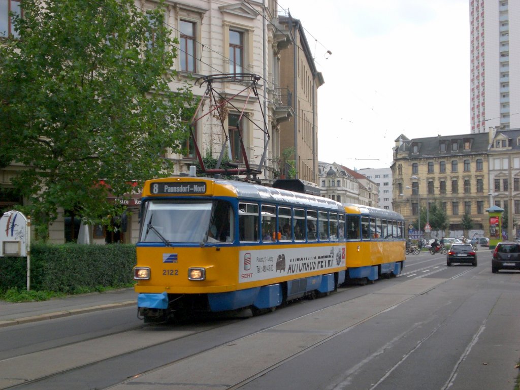Leipzig: Straenbahnlinie 8 nach Paunsdorf-Nord an der Haltestelle Zentrum-Ost Hofmeisterstrae.(25.8.2010)