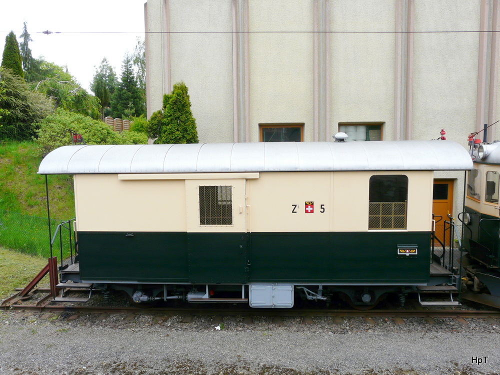 LEP - Postwagen Z 5 abgestellt in Echallens am 19.05.2010