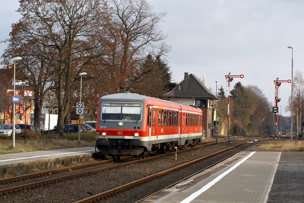 Letzter Tag fr DB-Regio in der Heide: 928 619 als RB nach Bremen am 10.12.2011 in Soltau. 