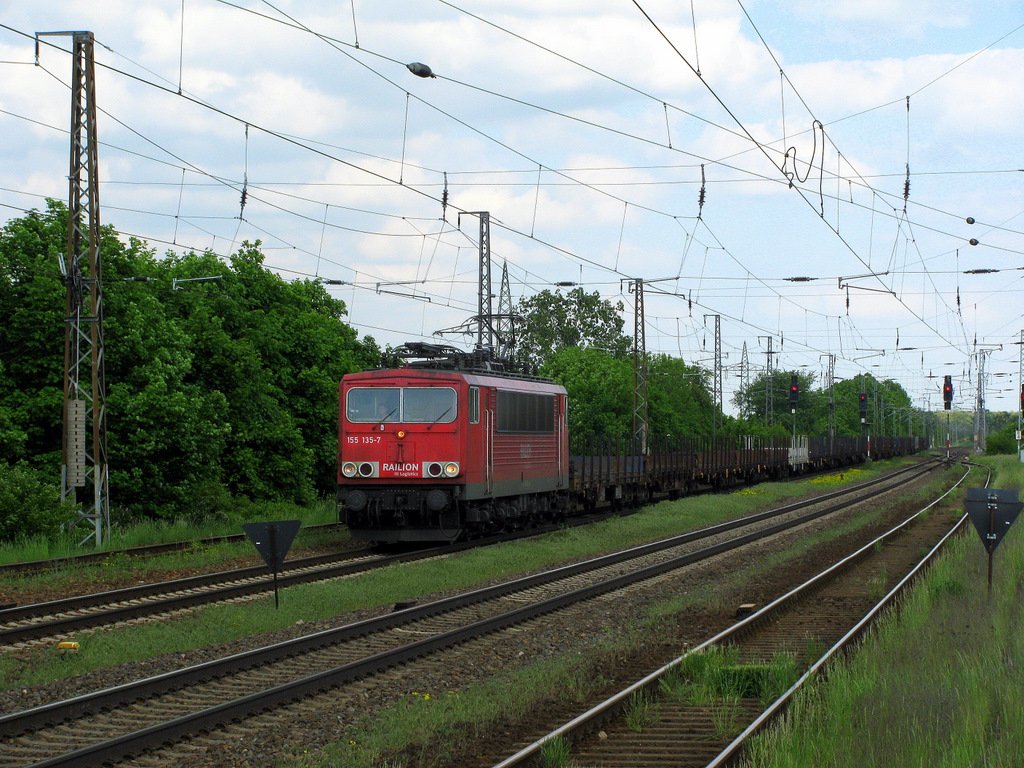 Letztes Bild aus Saarmund vom 25.05. zeigt dann die 155 135-7 Richtung Seddin.