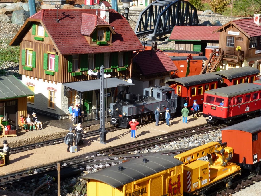 LGB Bahnhof Sch�nweiler, mit Tenderlok C1 Baureihe U.