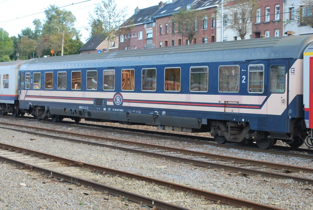 Liegewagen der SNCB (Baureihe I6 B) auf Rangiergleis im Bhf Welkenraedt (3. Oktober 2010)