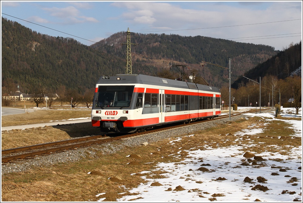 LILO ET 22 164 fhrt als R 8773 auf der belbacherbahn von Peggau nach belbach.  
Waldstein 25_2_2011