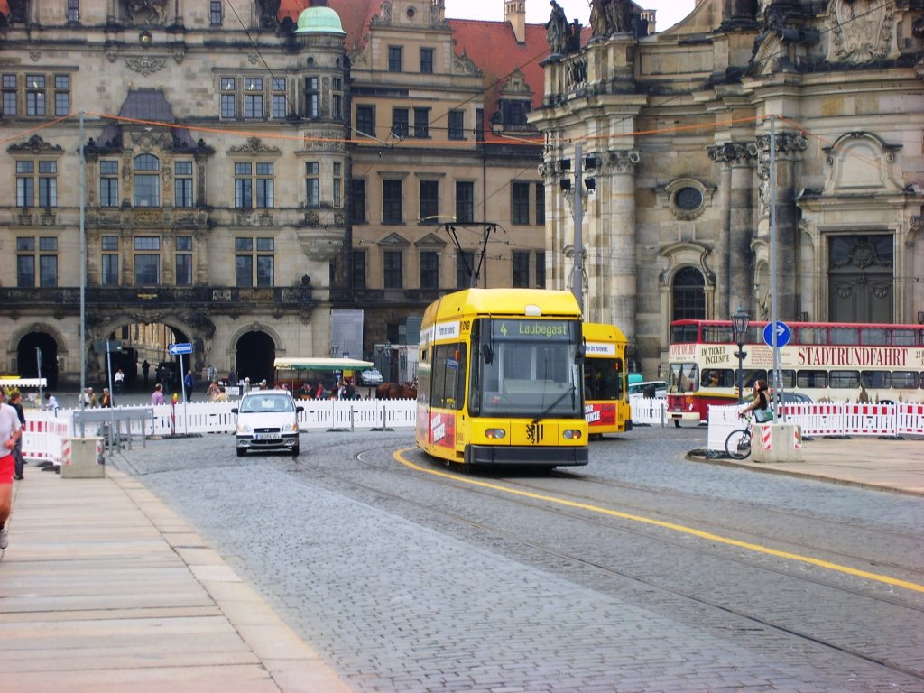 Linie 4 von der Augustusbr�cke kommend, 01.04.2008