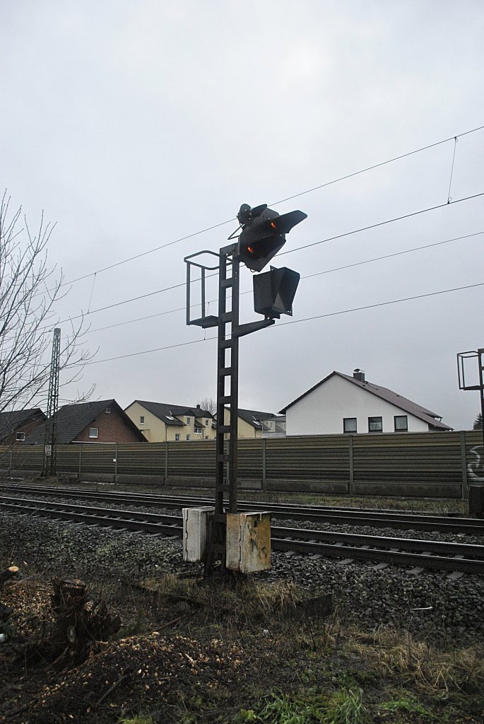 Linkes Vorsignal in Aligse. Foto vom 26.01.2011.