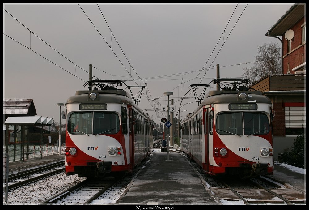 Links der 4108 als Rundkurs und rechts der 4109 als Pendel des Todes, Bf Edingen am 20.12.2009