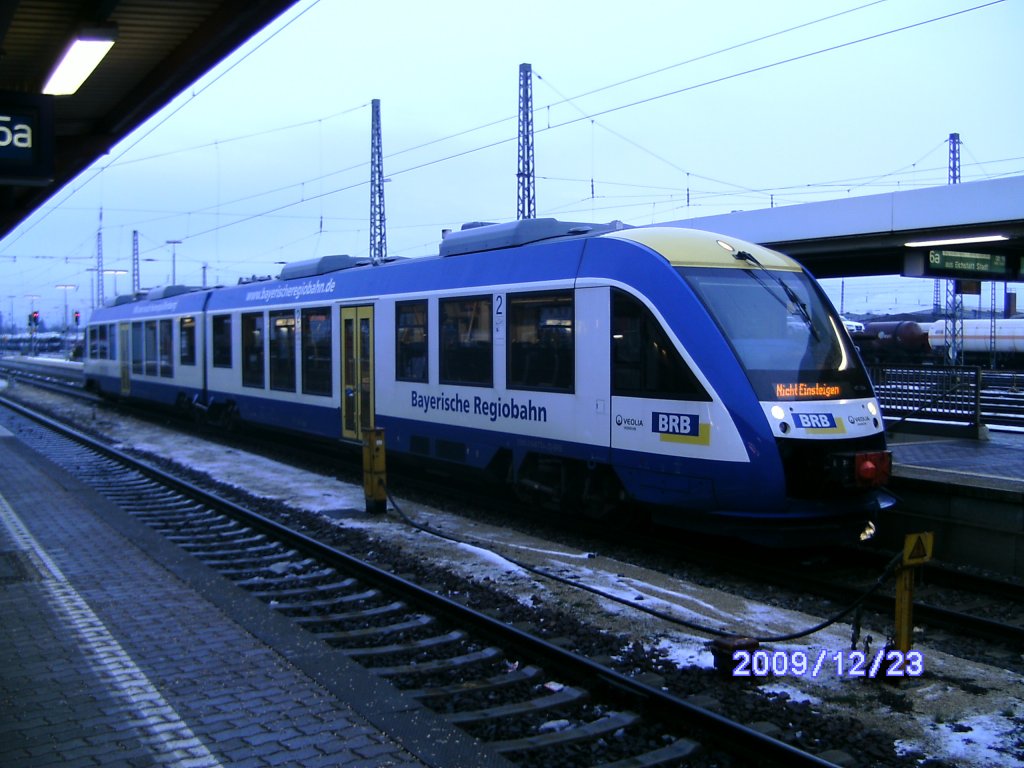 Lint41 der BayerischenRegiobahn in Ingolstadt Hbf am 23.12.2009. Es handelt sich um VT224  Mit uns nach Hohenpeienberg .