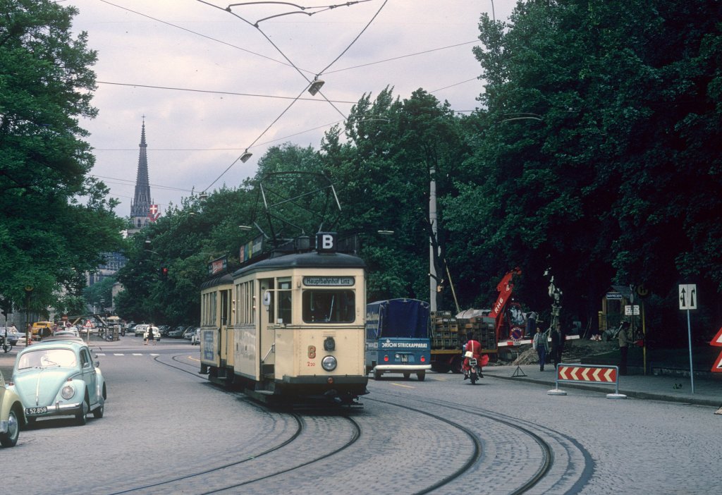 Linz ESG SL B (SGP-Tw 8) am 16. Juni 1971. - Scan eines Diapositivs. Film: AGFA CT 18. Kamera: Minolta SRT-101.