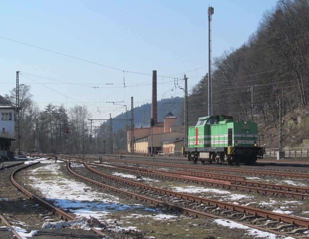 Lisa 1 (293 024-6) der EIB durchfhrt am 16. Mrz 2013 solo den Kronacher Bahnhof.