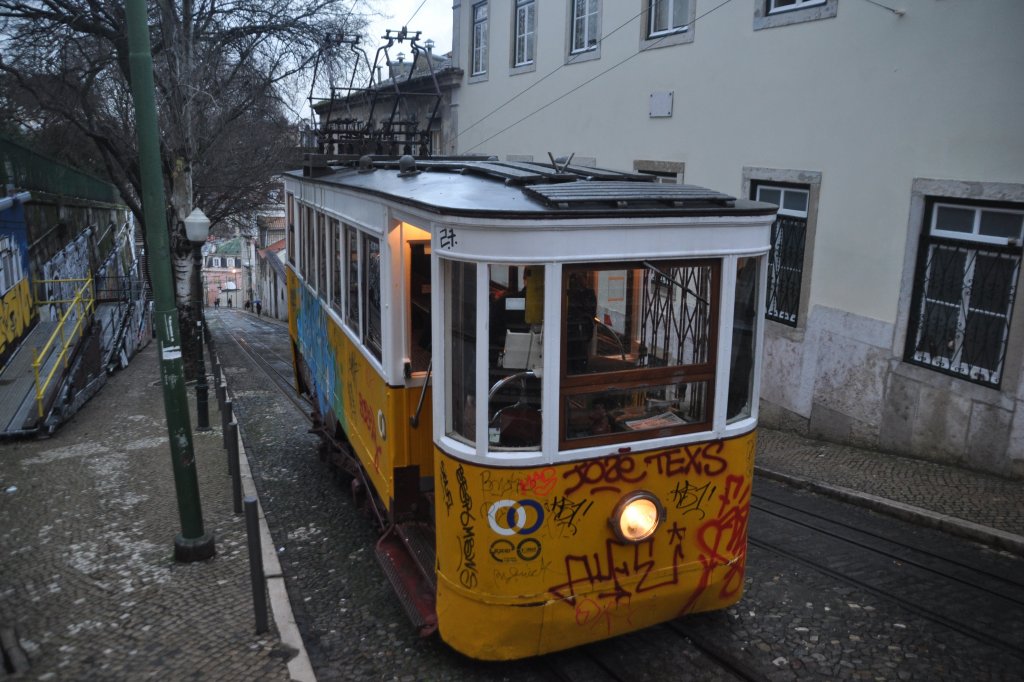 LISBOA (Distrikt Lisboa/Concelho Lisboa), 16.02.2011, Ascensor da Glória in der Bergstation