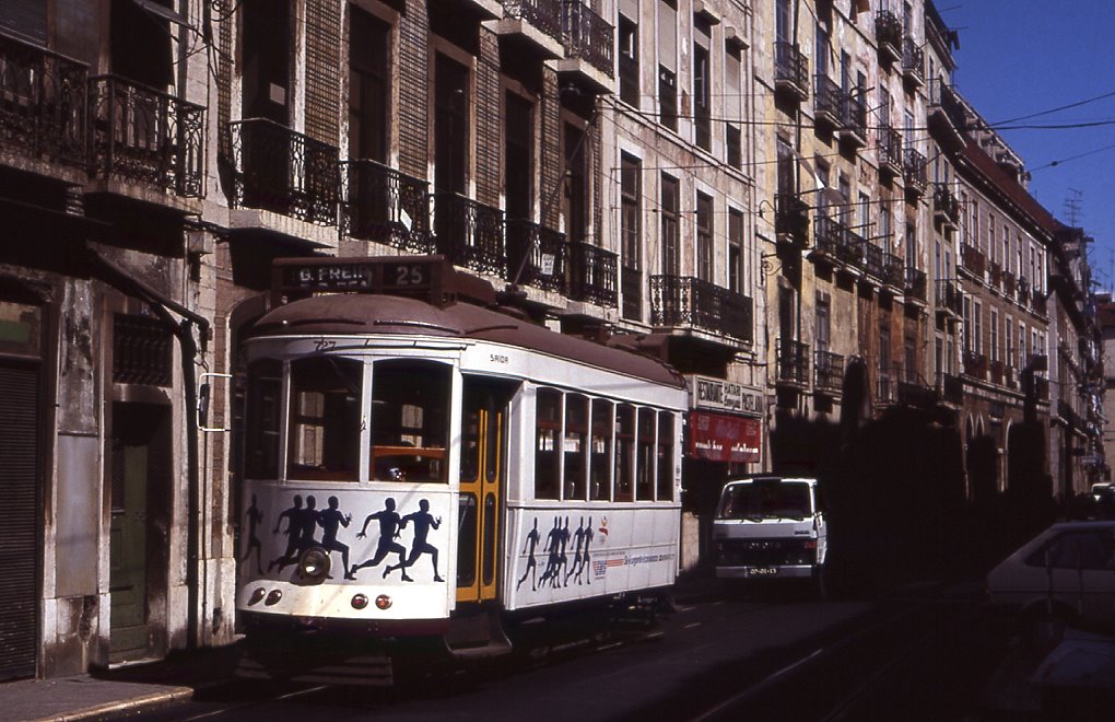 Lissabon Tw 727 in der Rua da Boavista, 13.09.1991.