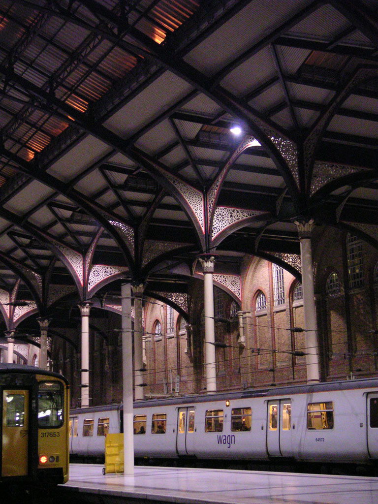 Liverpool Street Station, London, 21.3.2005 22:23