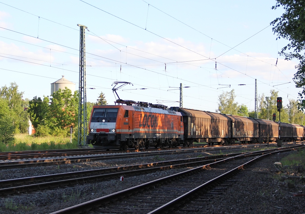 Locon 501 alias 189 820 mit H-Wagenzug in Fahrtrichtung Norden. Aufgenommen am 17.06.2012 in Eschwege West.