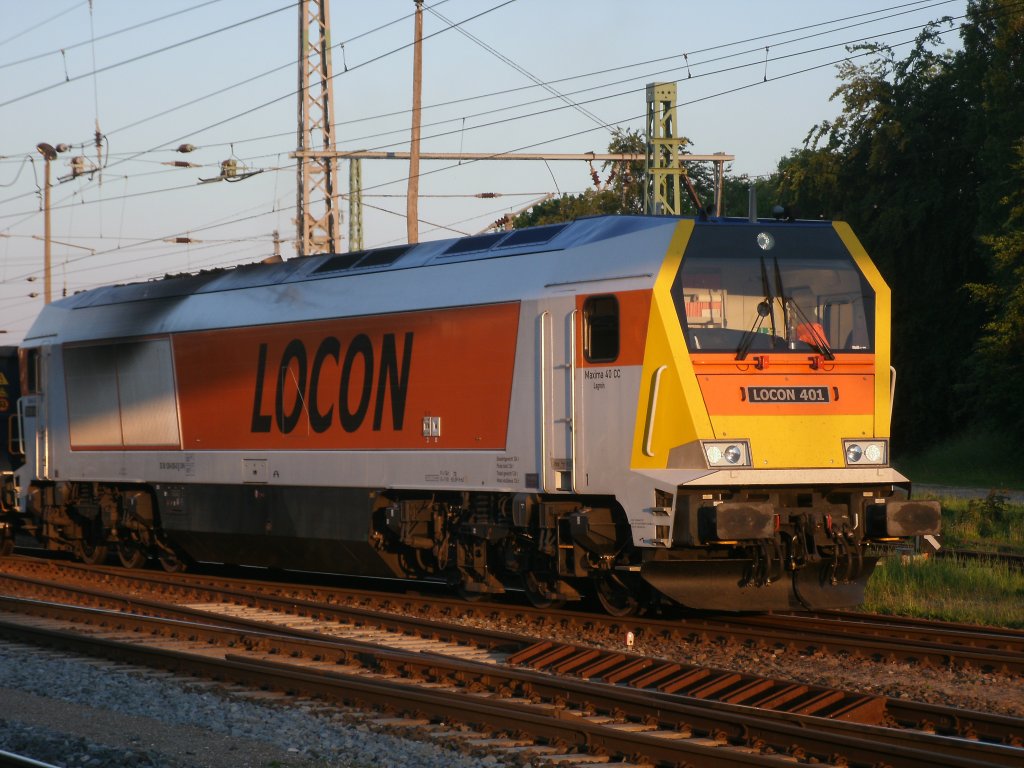 LOCON`s Maxima,am 31.Mai 2011,war schon,vor dem Sonnenaufgang,beim Rangieren in Bergen/Rgen.