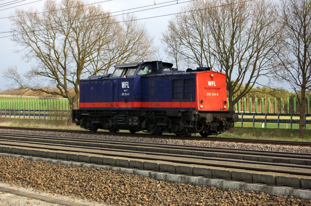 Lok 17 (202 264-8) der WFL zwischen Growudicke und Rathenow in Richtung Stendal. 15.04.2010