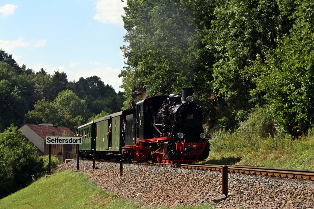Lok 20 der Mansfelder Bergwerksbahn verlsst am 16.07.'11 mit einem Sonderzug den Bahnhof Seifersdorf bergwrts Richtung Malter