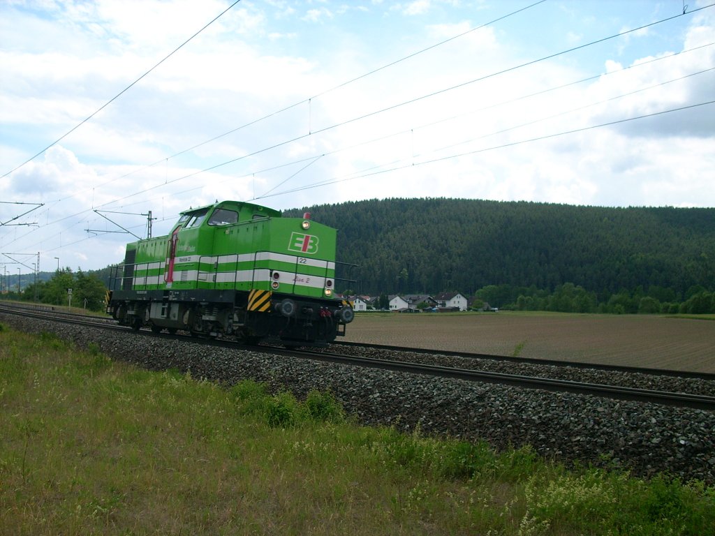 Lok 22  Lisa 2  V 100 der Erfurther Industrie Bahn (EIB) auf Solofahrt in Gundelsdorf auf der Frankenwaldbahn. 28.08.2011