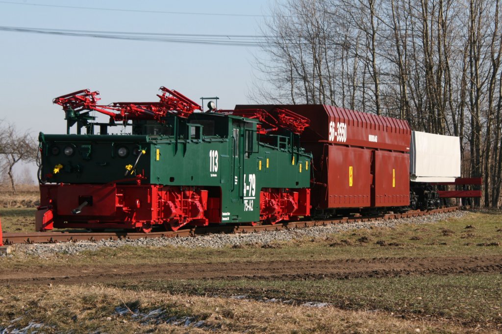 Lok 4-79-75-A2 (BR EL3)steht als Denkmal am Tagebau Vereinigtes Schleenhain in Pdelwitz.26.02.2011. 