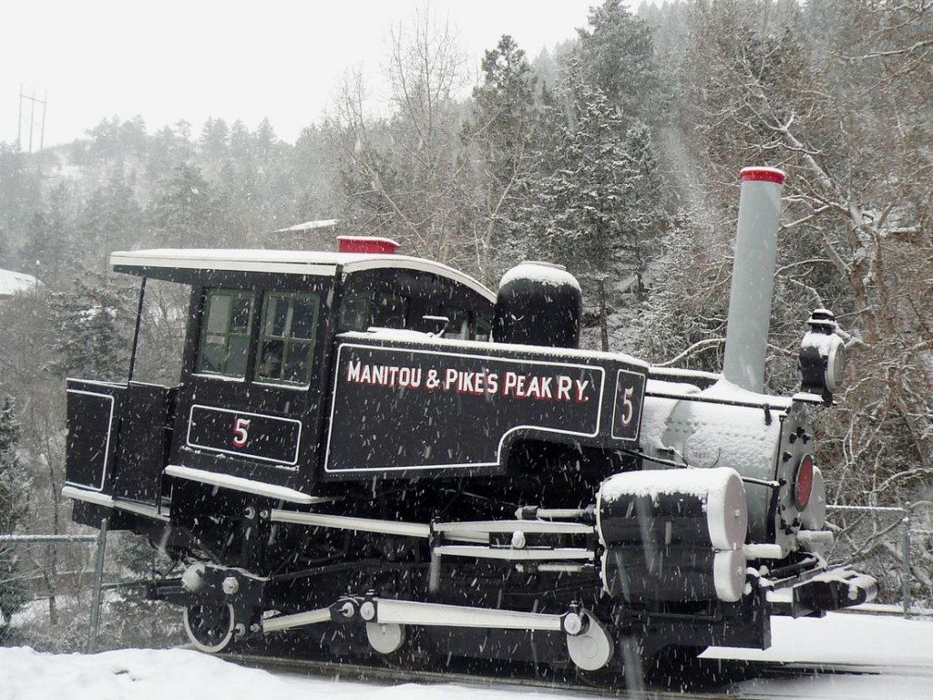 Lok 5 steht (Baujahr 1901, nicht mehr betriebsfhig) am untersten Punkt der Strecke. Es gab 6 Dampfloks, wovon Nr. 4 grundstzlich einsetzbar ist. 19.Mrz 2010. 