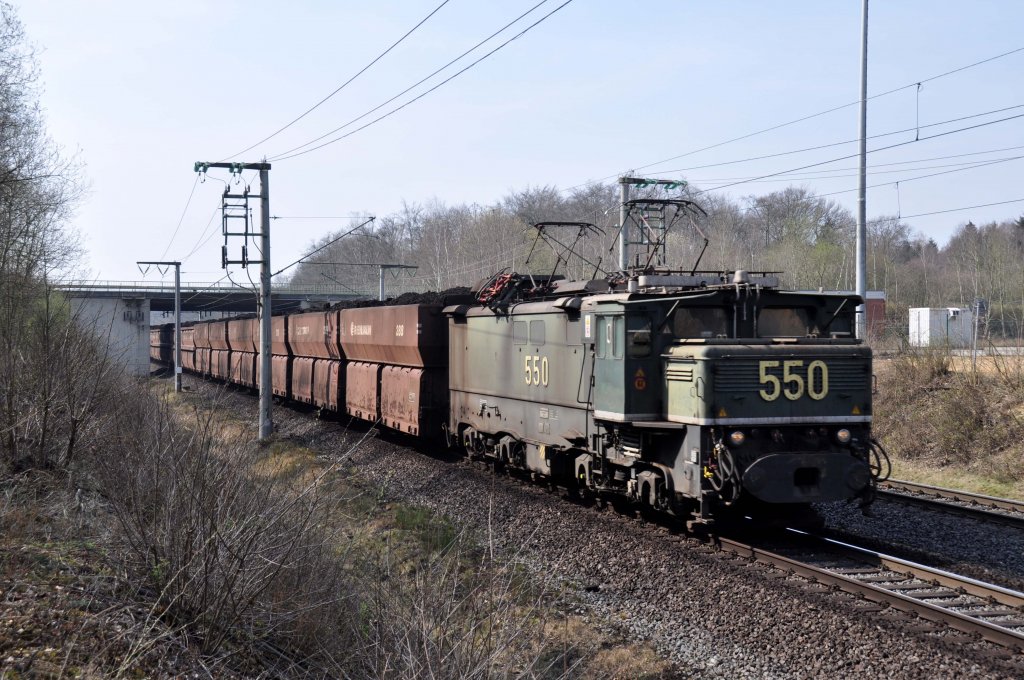 Lok 550 bei Kerpen/Buir aus Richtung Tagebaugebiet Hambach (24.03.2012)