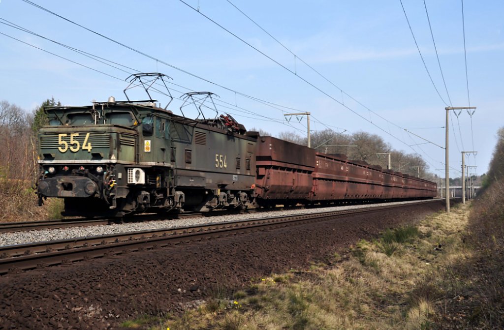Lok 554 bei Kerpen/Buir in Richtung Tagebaugebiet Hambach (24.03.2012).