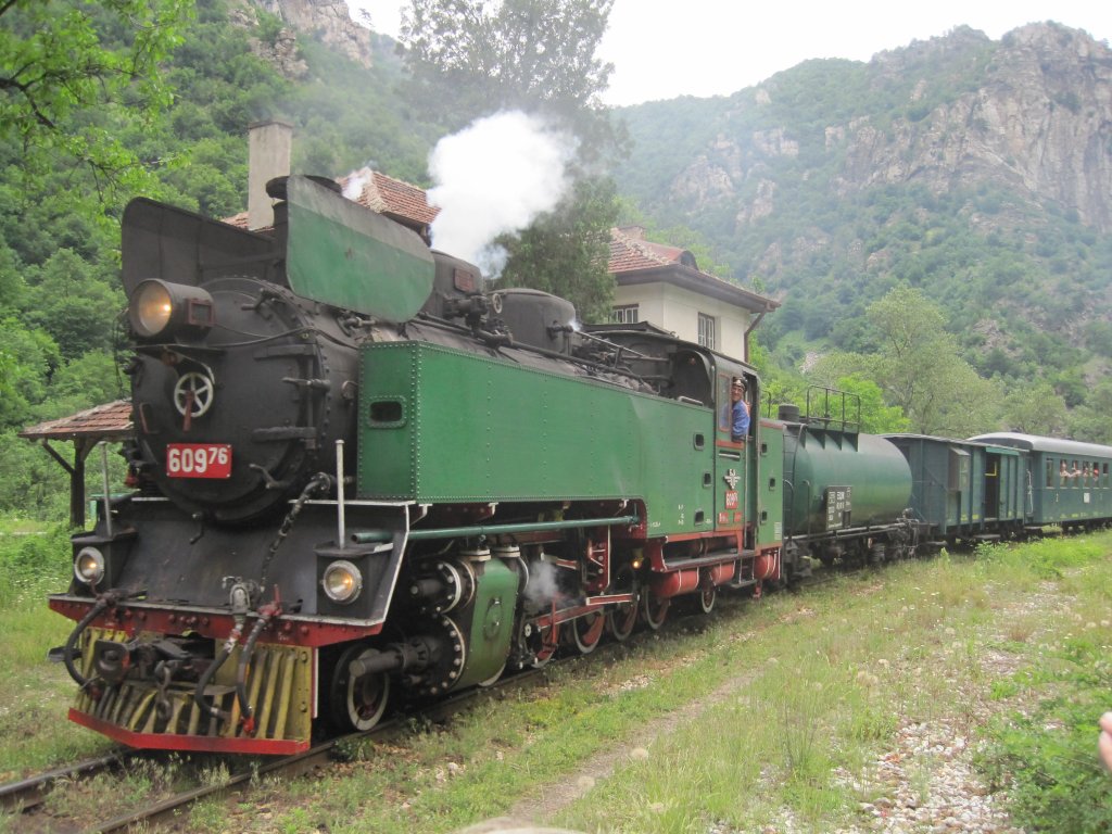 Lok 609 76 in Cepina am 09.06.2010