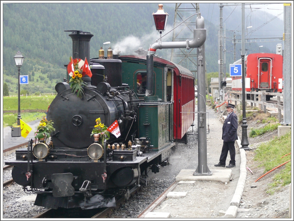 Lok 7  Breithorn  stillt den Durst in Oberwald. (15.08.2010)