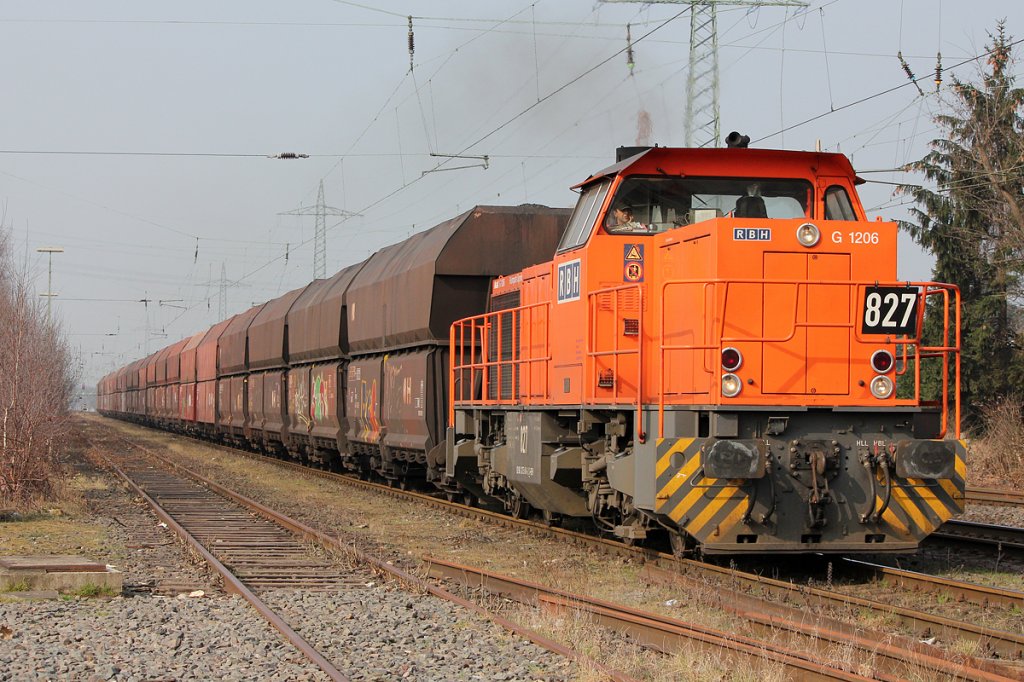 Lok 827 der RBH in Ratingen-Lintorf am 14.03.2012