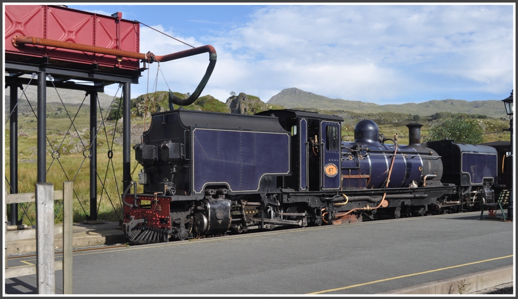 Lok 87 am Wassertank in Rhyd Ddu. (04.09.2012)