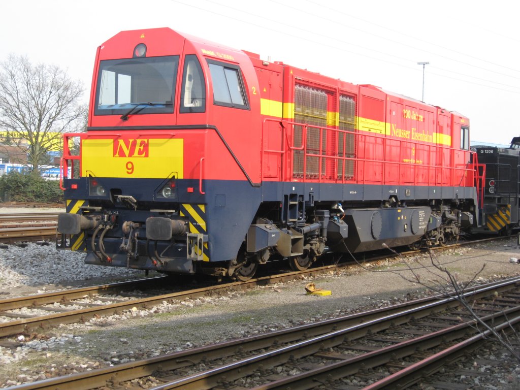 Lok 9 der Neusser Eisenbahn abgestellt in Neuss Hessentor.