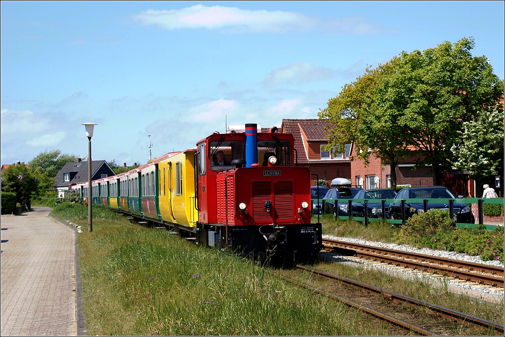 Lok AURICH auf dem Weg in Richtung Hafen (28.Mai 2010)
