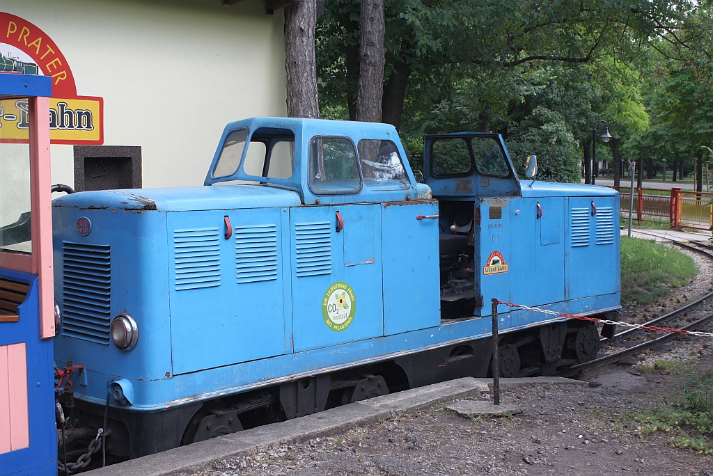 Lok D1 der wiener Liliputbahn am 24.Mai 2011 in der Hst. Prater.