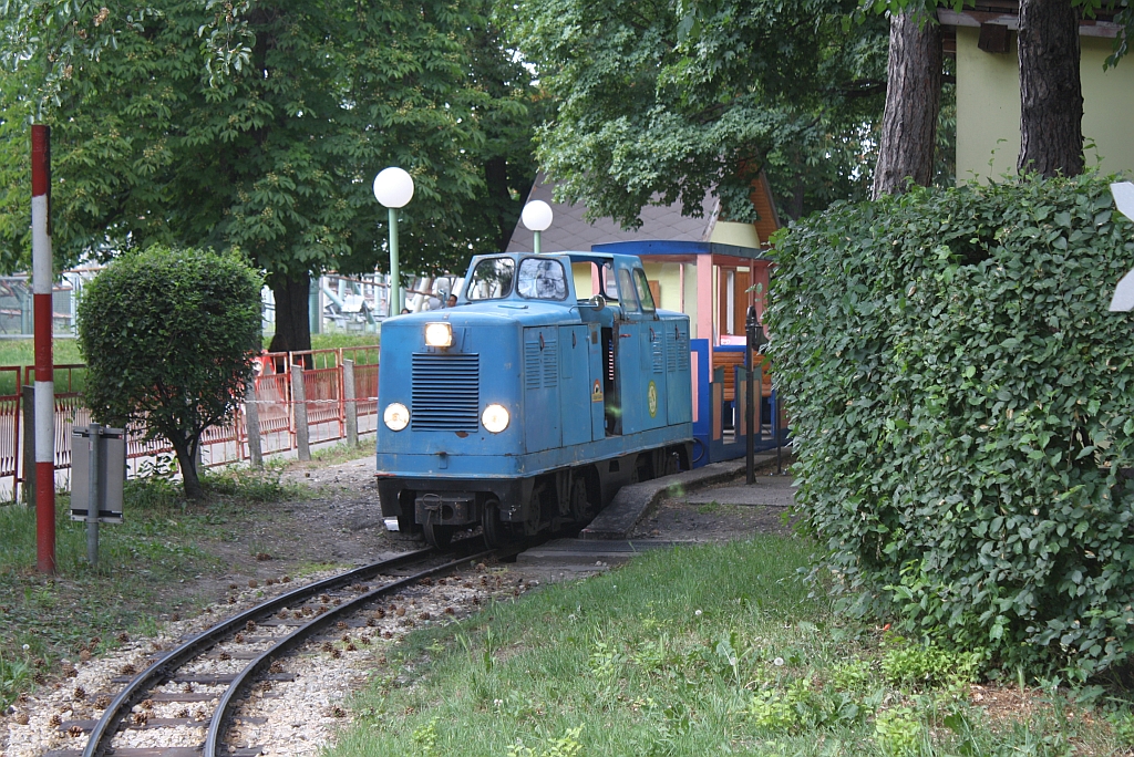 Lok D1 der wiener Liliputbahn am 24.Mai 2011 in der Hst. Prater.

