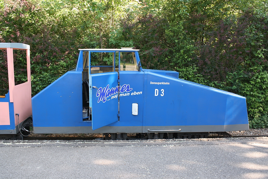 Lok D3 der wiener Donauparkbahn in der Hst. Donauturm am 19.Mai 2011.