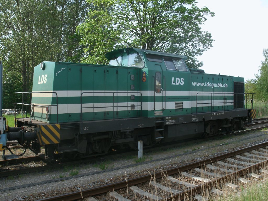 Lok LDS 1  Gr�ne Rose  vom Eutiner Eisenbahnunternehmen LDS GmbH,am 22.Mai 2012,in Bergen/R�gen.