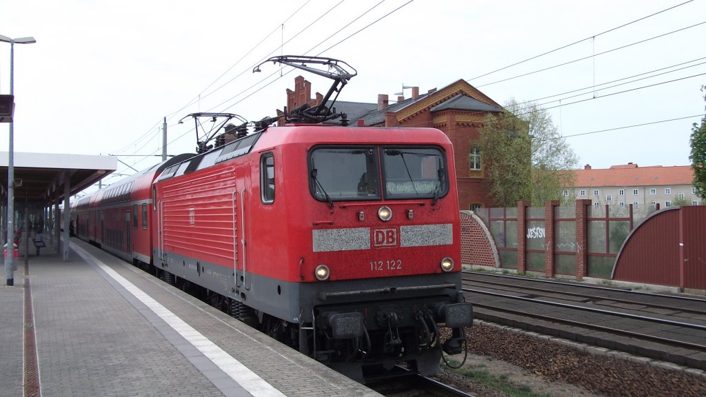 Lok in Rathenow mit Re2 nach Knigs Wusterhausen am 25.04.2011