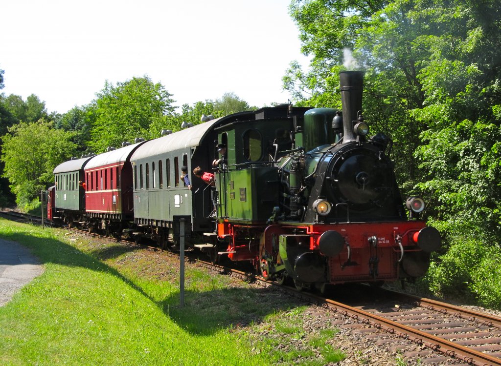 Lok  Waldbr�l  am 29.5.2011 auf der Wiehltalbahn.