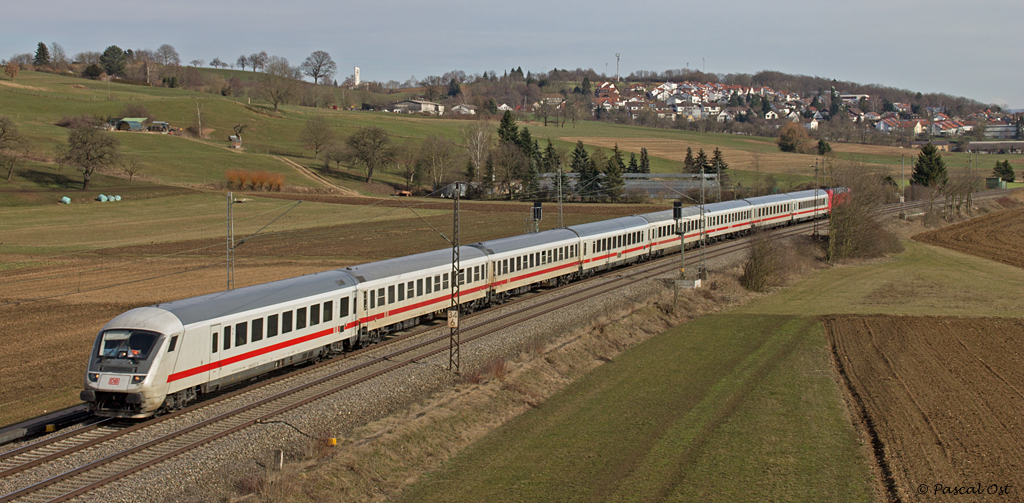 Lokbespannter Fernverkehr am 8. M�rz 2013 bei Uhingen auf der Filsbahn.