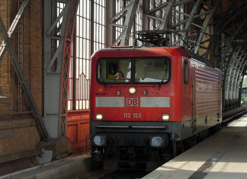 Lokdurchfahrt: 112er im Bahnhof Dammtor auf dem Weg in Richtung Hamburg Hbf. 4.8.2012
