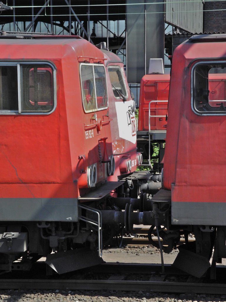 Lokgedrnge in Wanne-Eickel: BR 155 (2x), BR 151 und BR 290  auf engstem Raum  (25.05.2011)