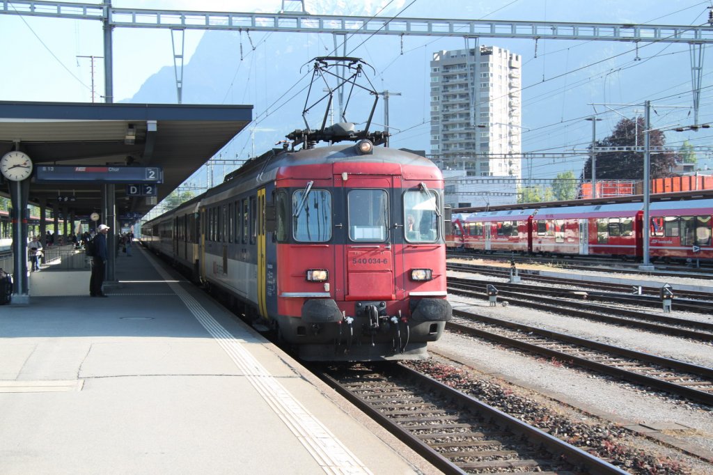 Lokmangel? IC nach Chur mit Triebwagen RBe 540 034-6  als Zugpferd  am 07.06.13 in Landquart.Die Triebwagen verkehren als Lok und sind fr Reisende geschlossen.