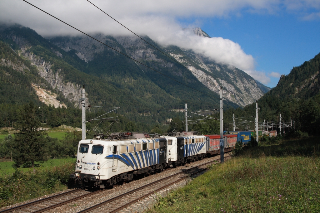 Lokomotion 139.213 und 139.260 wurden aufgrund der Brennersperre ber die Tauernbahn umgeleitet und kam daher auch bei Tenneck im Salzachtal vorbei. 07.09.2012
