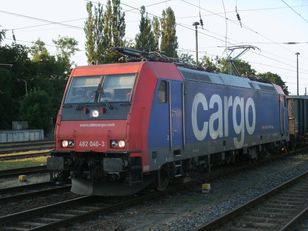 Lokportrt von der Schweizer Re482 040 die,am 06.Juli 2013,nach Bergen/Rgen kam.